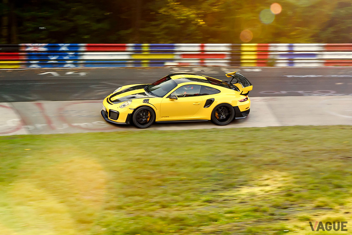 ポルシェ「911 GT2 RS ヴァイザッハ・パッケージ」：6分47秒25（2017年）