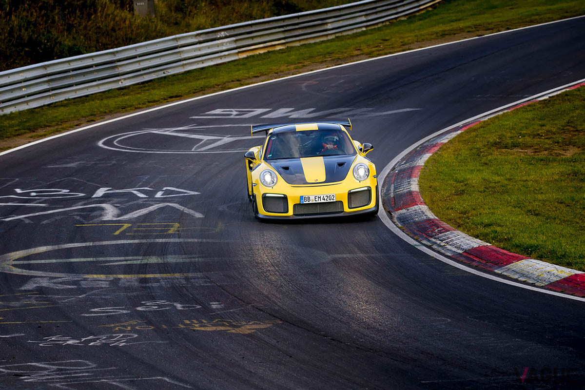 ポルシェ「911 GT2 RS ヴァイザッハ・パッケージ」：6分47秒25（2017年）