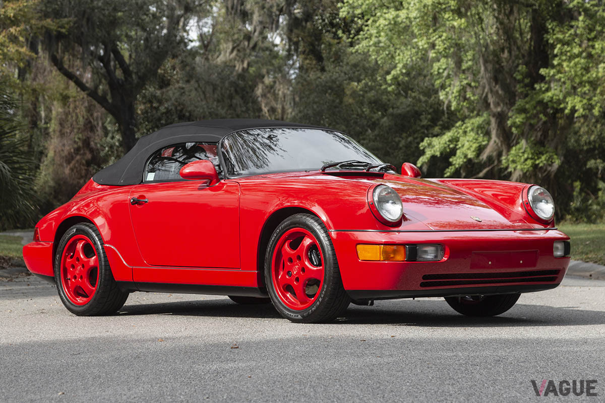 21万8000ドル（邦貨換算約2400万円）で落札されたポルシェ「911カレラ2スピードスター」（C）2021 Courtesy of RM Sotheby's