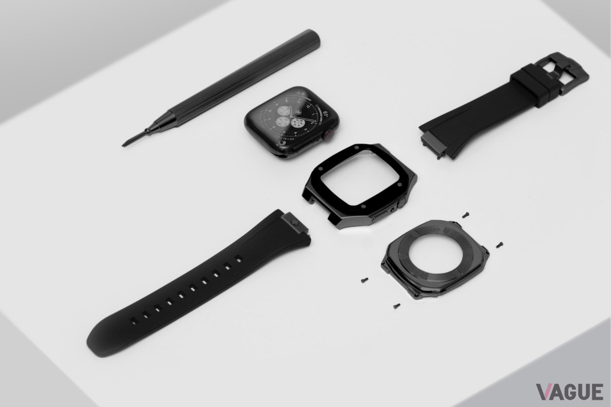 ケースに収納されたゴールデンコンセプト「SP40 Black Black」