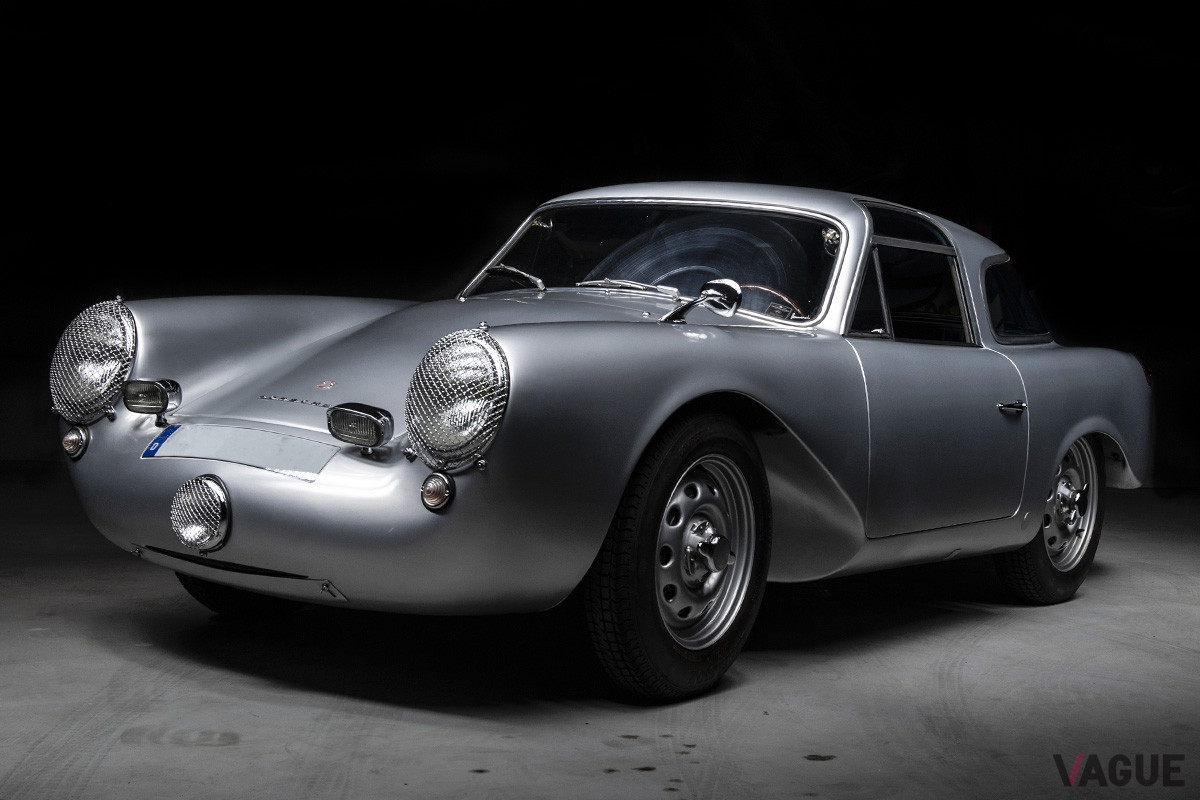約8200万から1億1000万円というエスティメートがつけられていたグルックナー・ポルシェ「356カレラ1500クーペ」（C）2021 Courtesy of RM Sotheby's