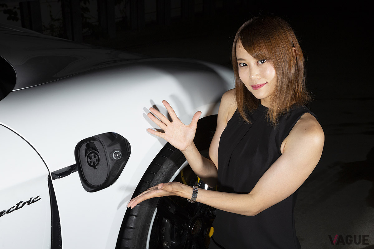 手をかざすと自動でシュッとリッドが開く仕掛け、がたまりません！