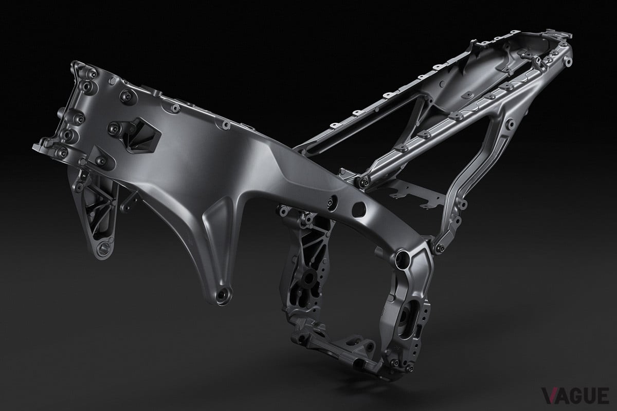 新フレームは最低肉厚を1.7mmへと薄型化。リアアームとあわせて2.3kgの軽量化を実現