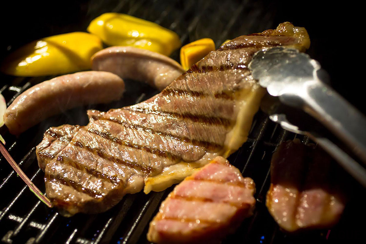 山梨の食材や厳選食材をつかったBBQセットもオーダーできる