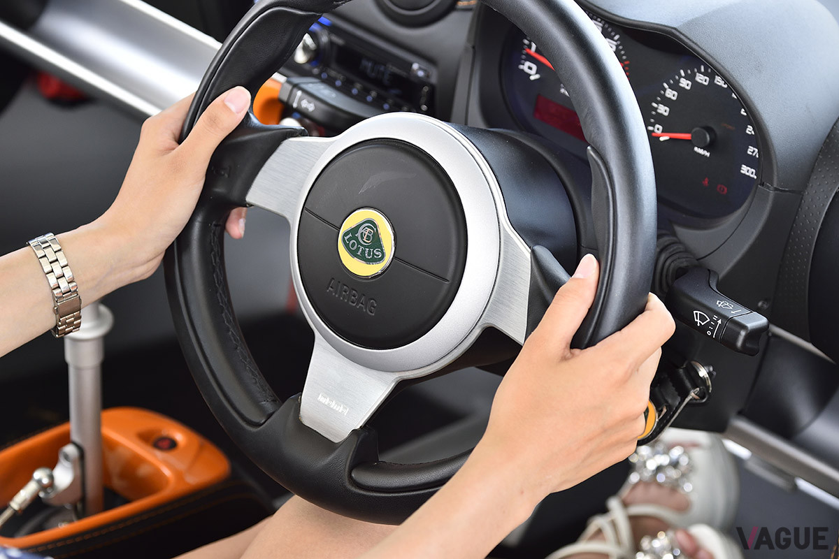 狙い澄ましたラインを実現するロータス・ハンドリングは健在