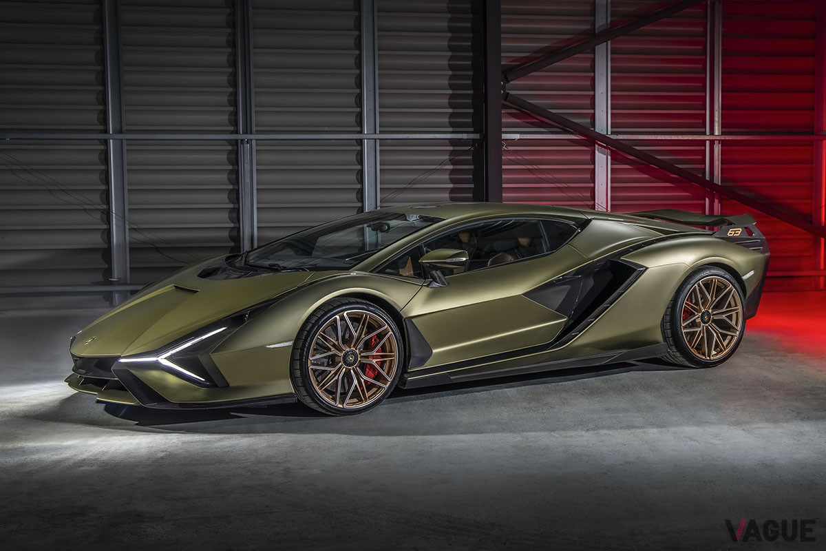 ランボルギーニ初のプロダクション・ハイブリッドモデルとなる「シアンFKP37」