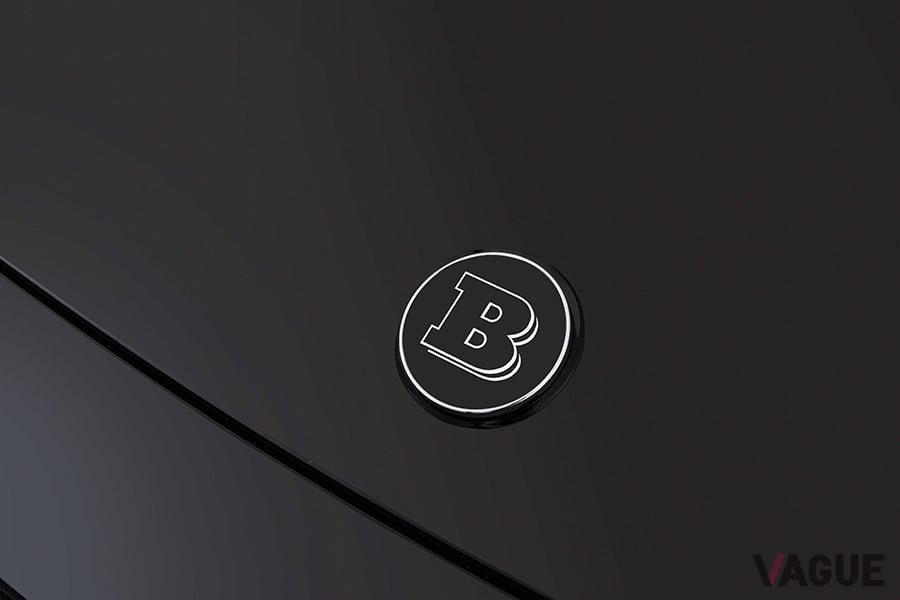 ボンネットのエンブレムも「B」のエンブレムに変更