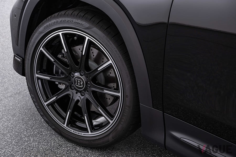 ホイールは、10スポークデザインの「モノブロックZ」