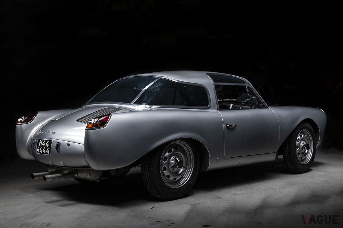 約8200万から1億1000万円というエスティメートがつけられていたグルックナー・ポルシェ「356カレラ1500クーペ」（C）2021 Courtesy of RM Sotheby's