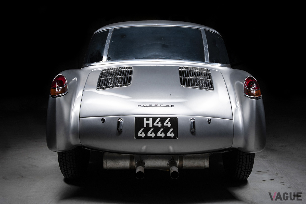 約8200万から1億1000万円というエスティメートがつけられていたグルックナー・ポルシェ「356カレラ1500クーペ」（C）2021 Courtesy of RM Sotheby's