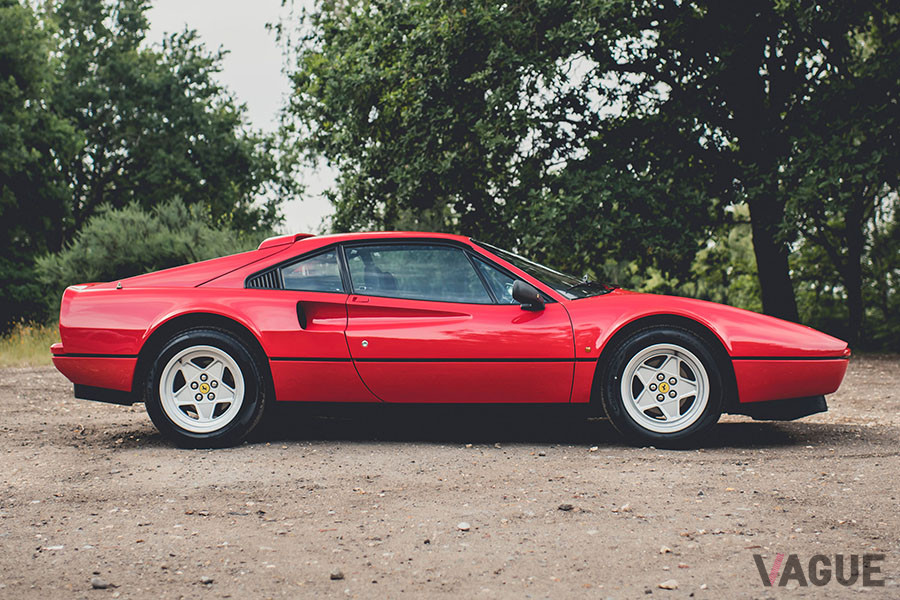 約950万円で落札された1987年式フェラーリ「328GTB」（C）2020 Courtesy of RM Sotheby's