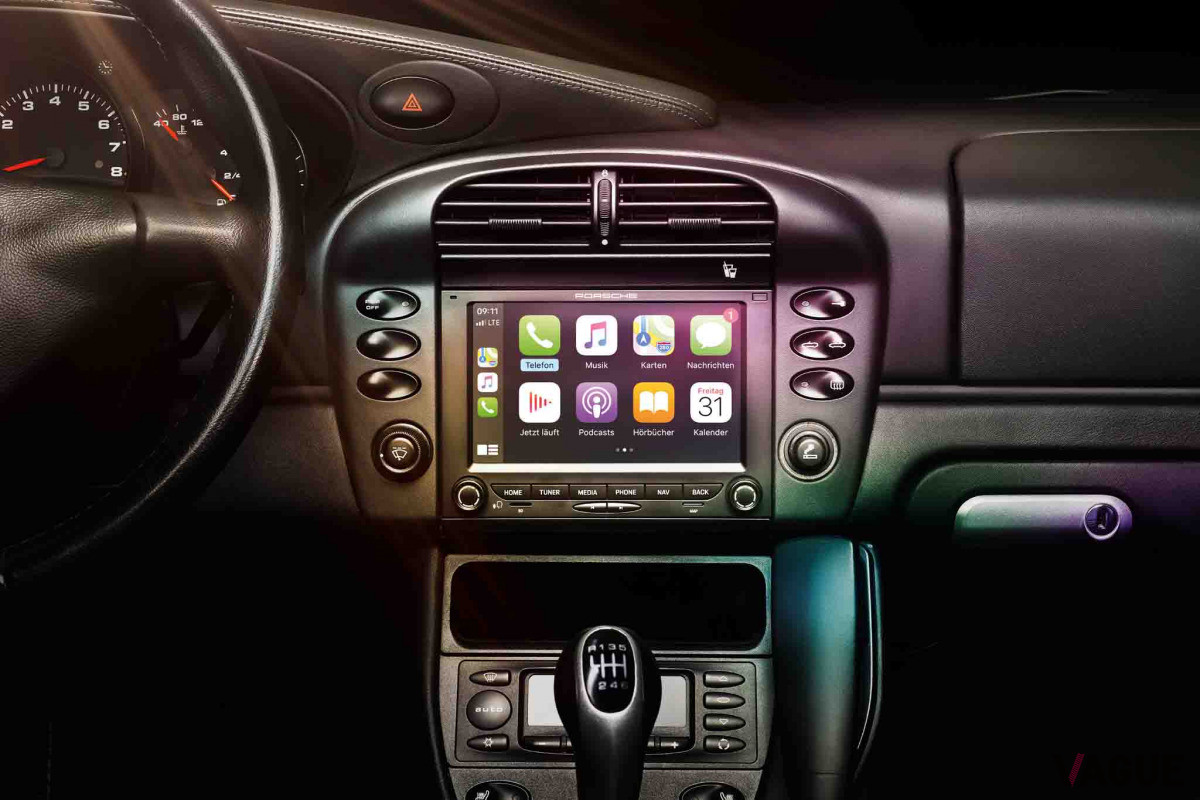 「ポルシェクラシックコミュニケーションマネジメントシステムプラス（PCCM Plus）」をインストールしたセンターコンソール