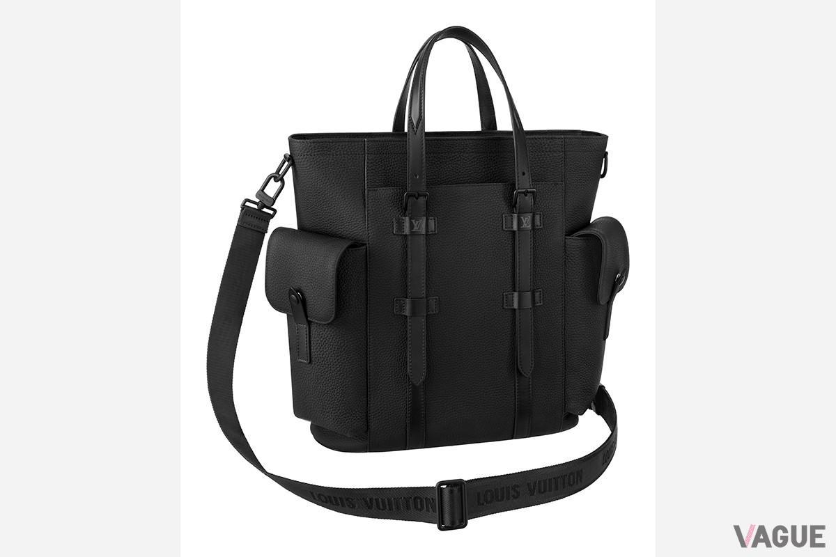 クリストファー・トート（47万6300円)。34×39×11cm (C) Louis Vuitton Malletier