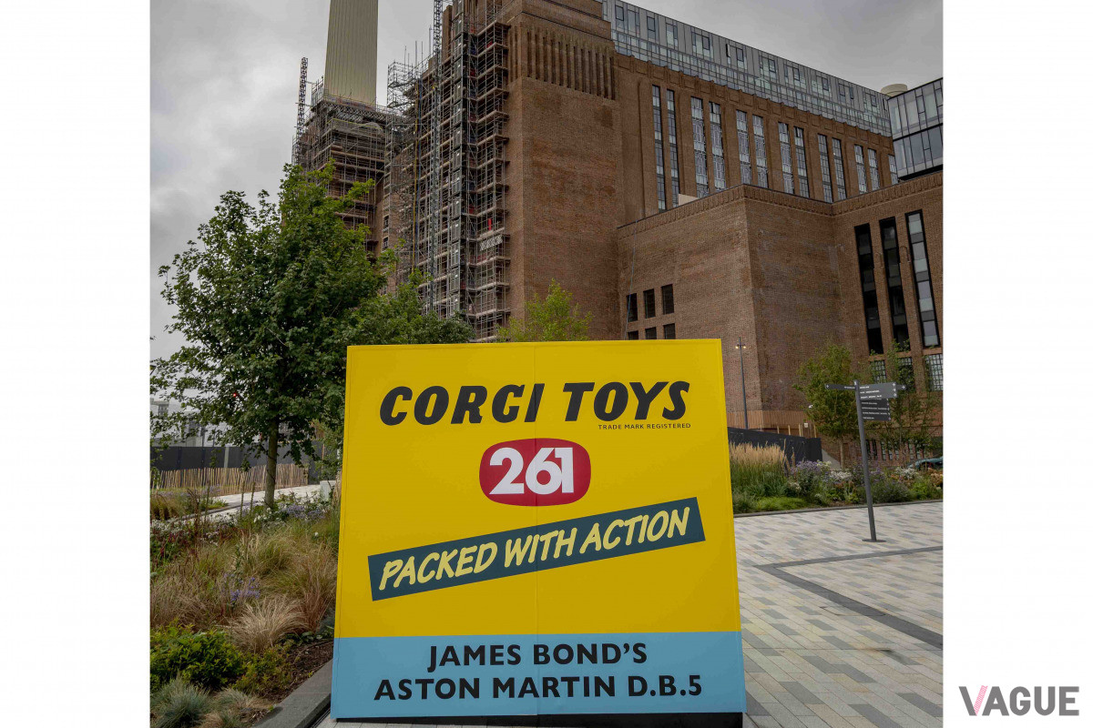 ロンドンの旧バターシー発電所で、TVCMの披露会が開催された