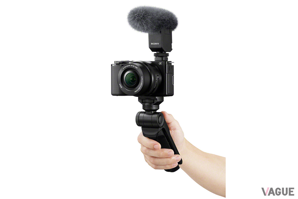 ワイヤレス接続可能な別売のシューティンググリップ「GP-VPT2BT」との組み合わせは、歩き撮りの際に便利