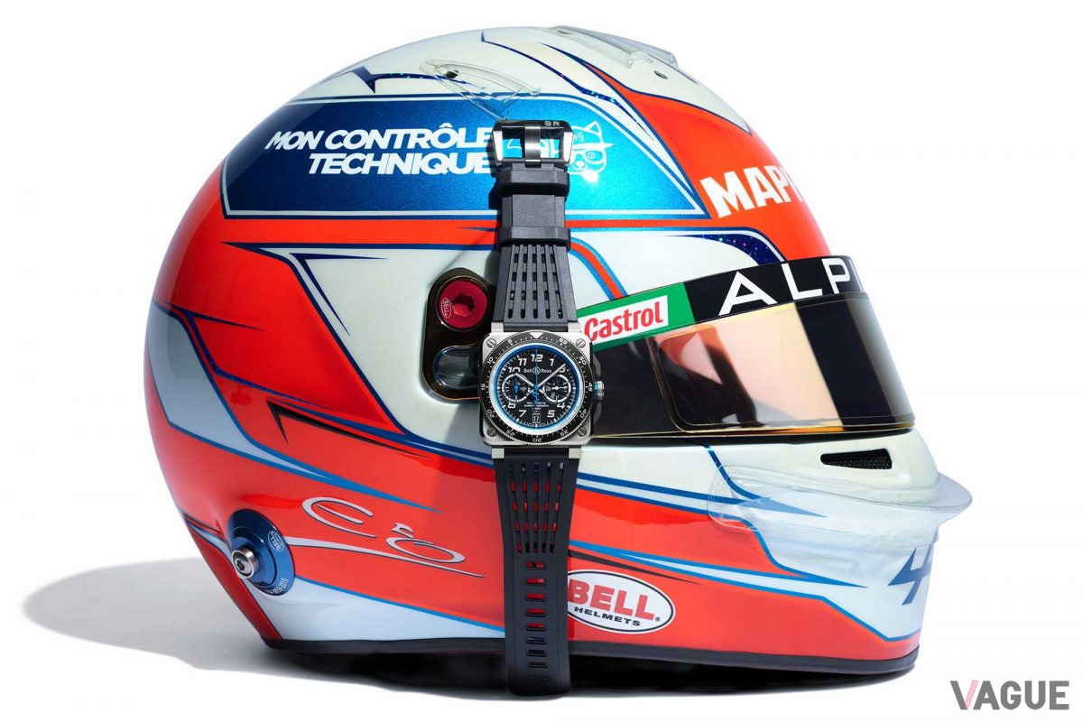 アルピーヌF1チームのグラフィックから着想を得て青、黒、白を取り入れてデザインされたアルピーヌF1チームウォッチコレクション