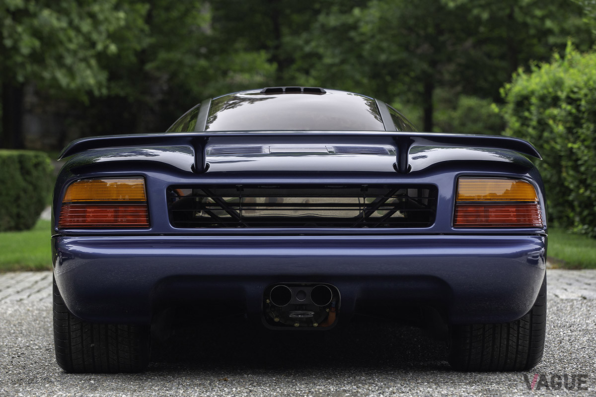 およそ2億円で落札されたジャガー「XJR-15」（C）2021 Courtesy of RM Sotheby's