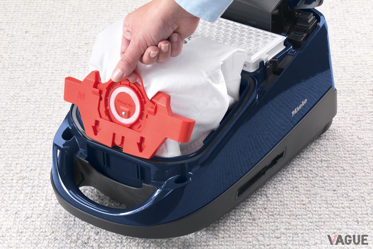 ゴミが飛散せず、手で触っても清潔なパック式はいまだにファンが多い