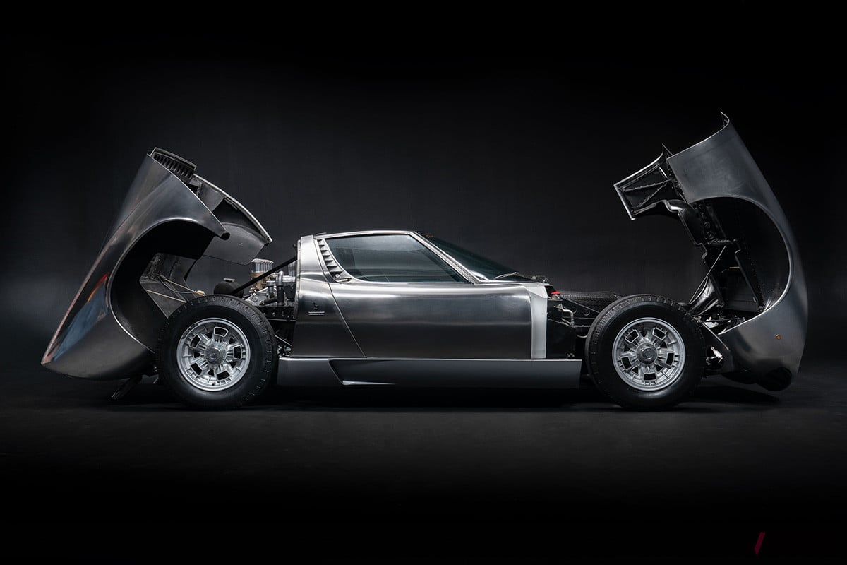 約2億3085万円で落札されたランボルギーニ「ミウラP400S」（C）2021 Courtesy of RM Sotheby's