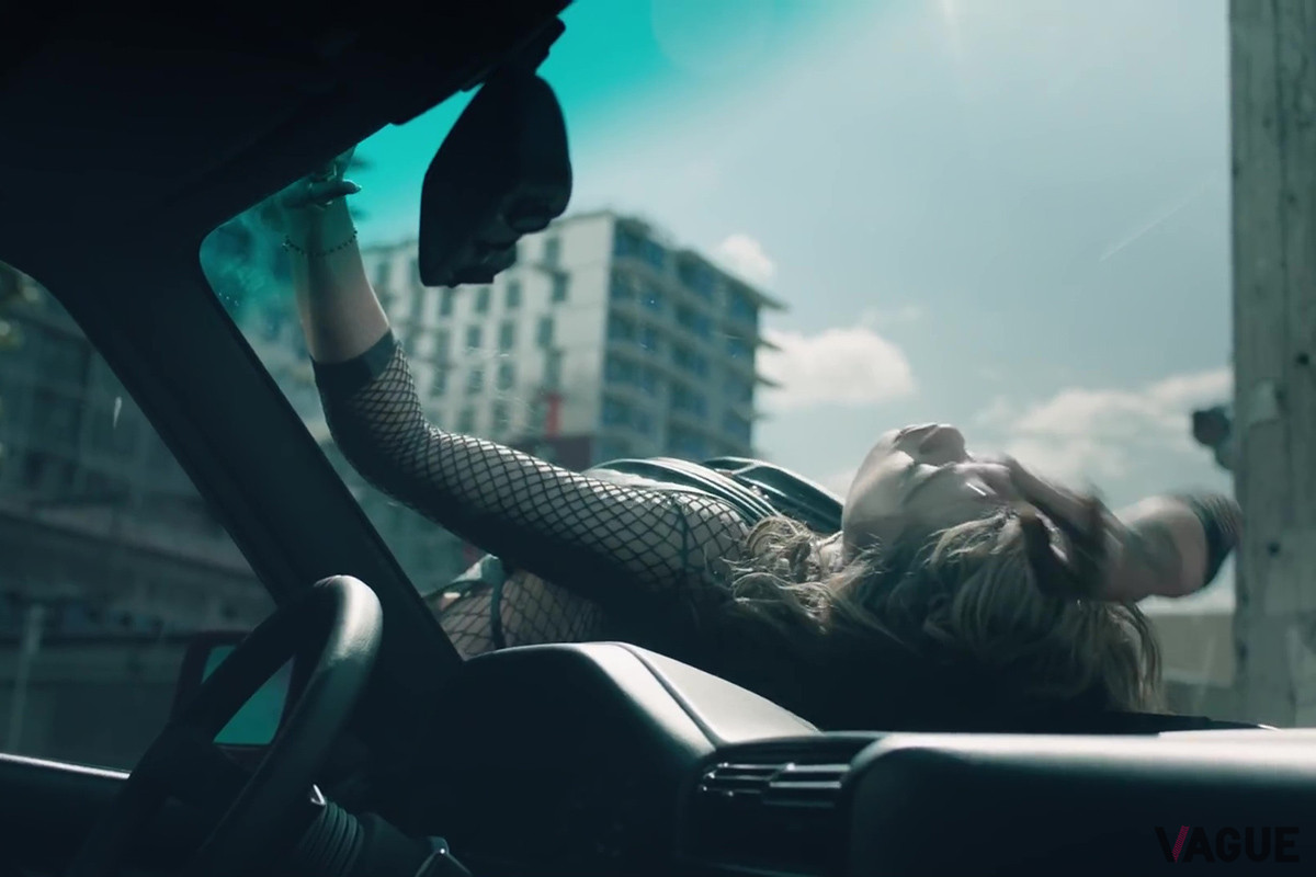 初代M3とリタ・オラ（C）Youtube「Your Song（Rita Ora）」