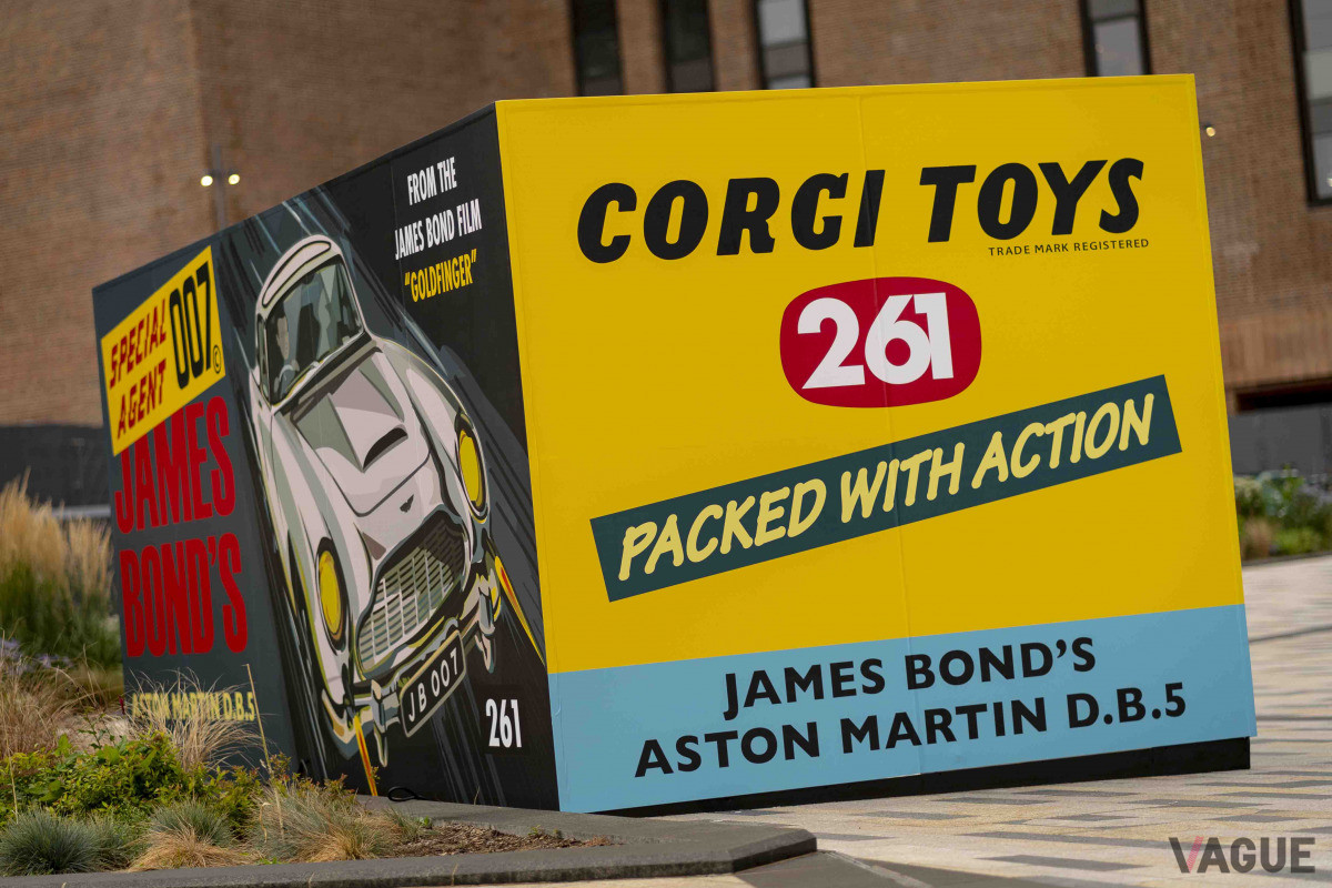 ミニカーのパッケージを原寸大にするというアイディアは、今後、ガレージにも応用できそうだ