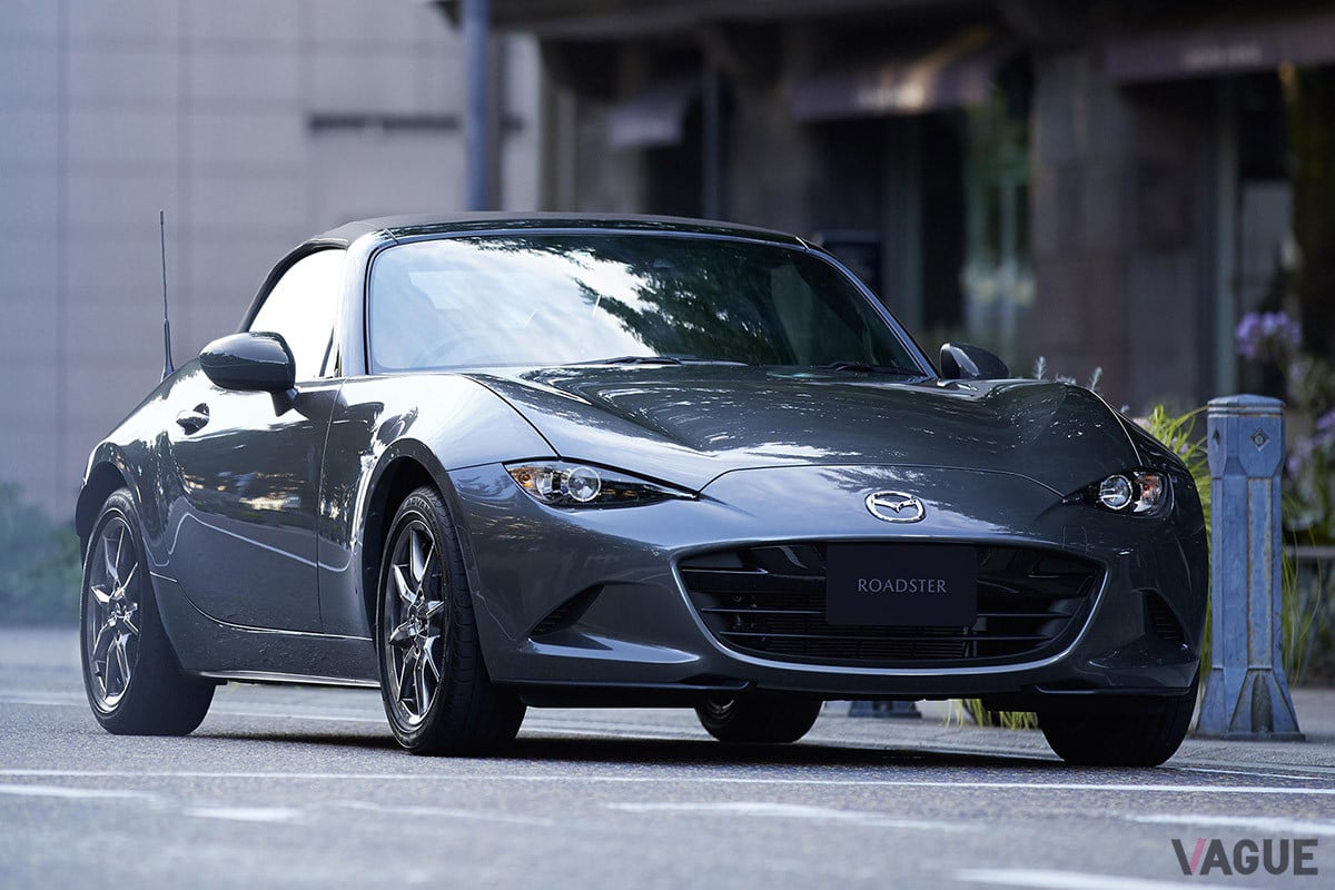 マツダが誇るFRライトウェイトスポーツの王道ロードスター（MX-5）。前後重量配分50：50の絶妙なパッケージングに、レスポンスの良い自然吸気エンジンを搭載。まさに人馬一体を体現する1台だ（C）マツダ