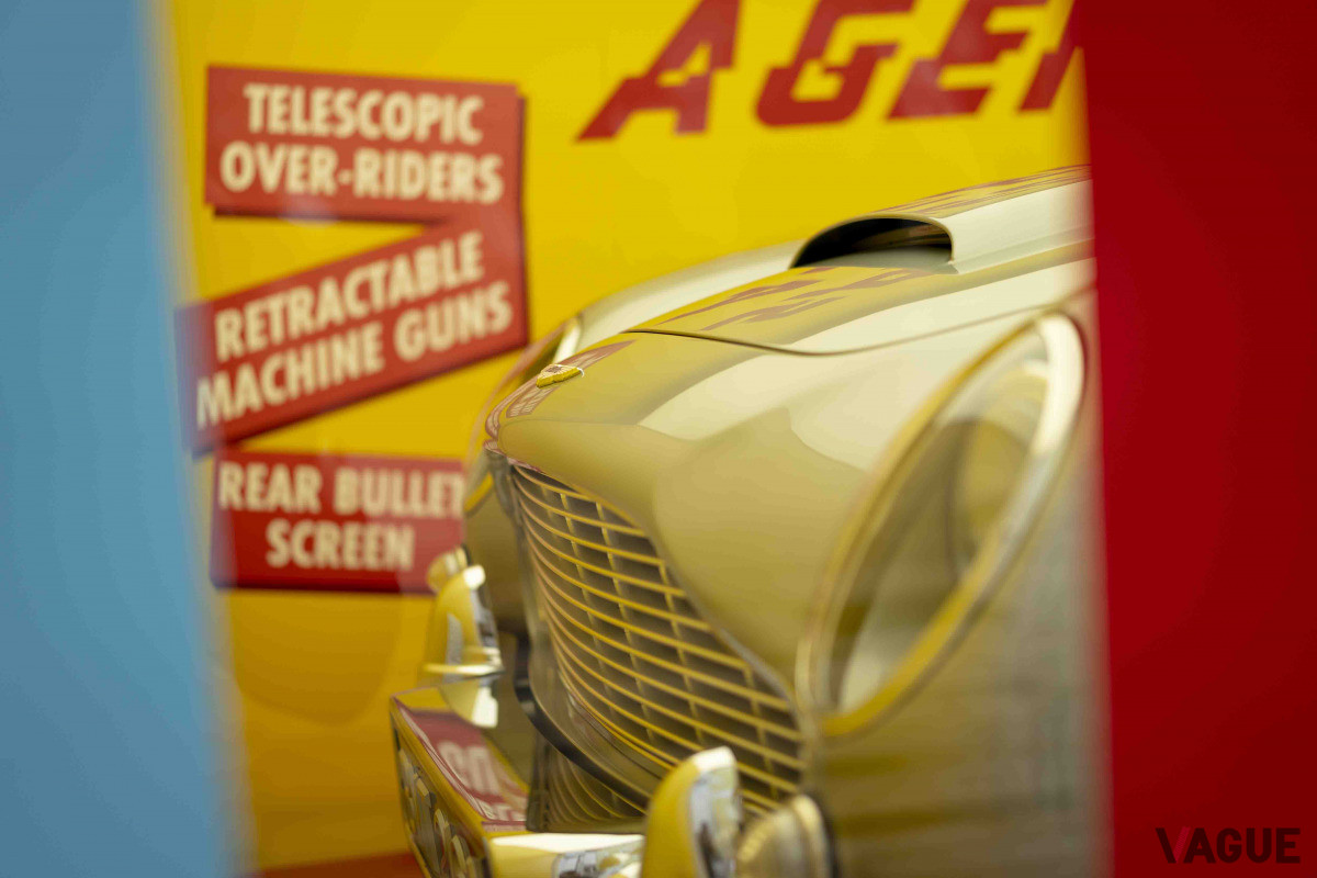 秘密兵器を再現した「DB5ゴールドフィンガー コンティニュエーション」が展示された