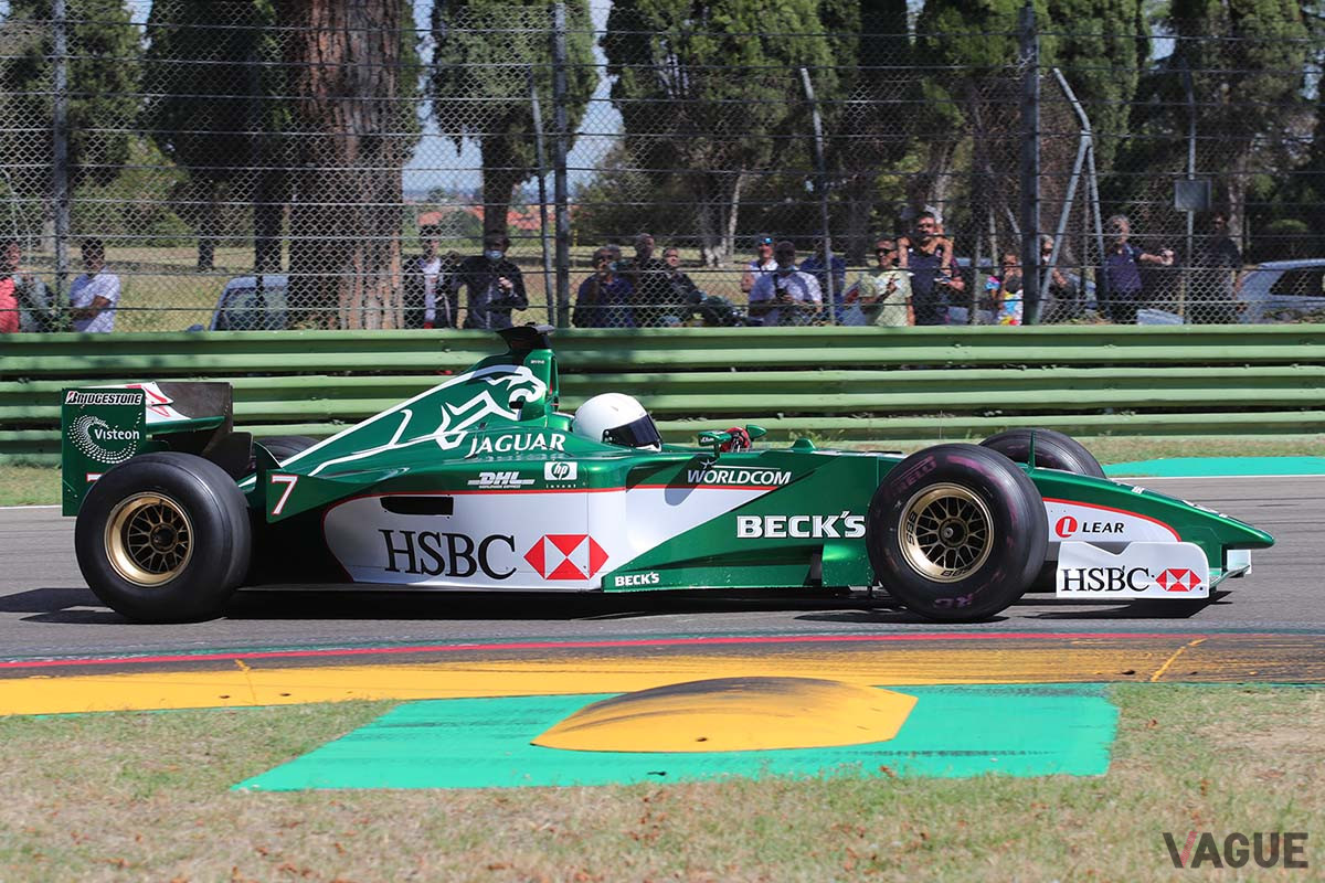 ジャガー「LA 16 R3」