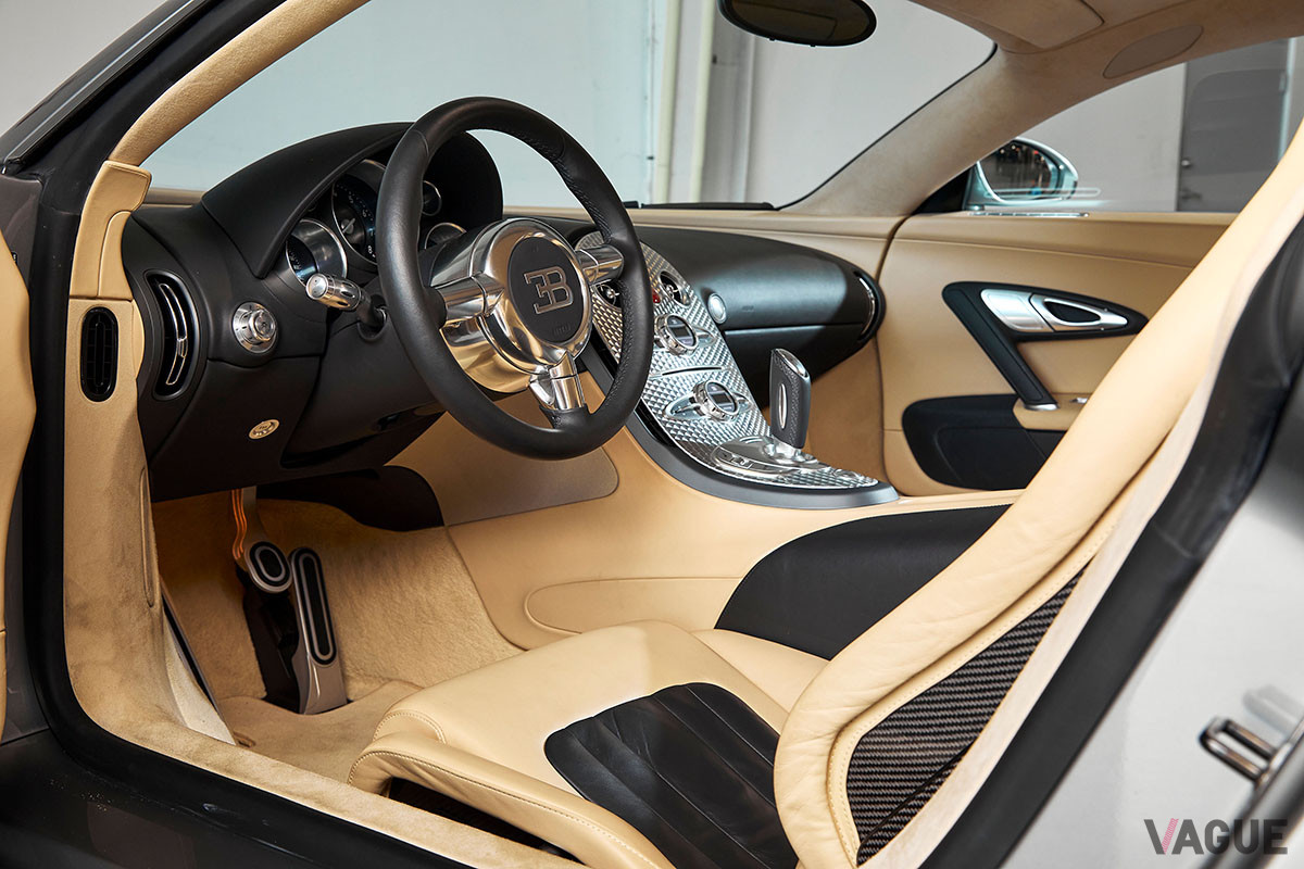 約1億7000万円で落札されたブガッティ「ヴェイロンEB16.4」（C）2021 Courtesy of RM Sotheby's