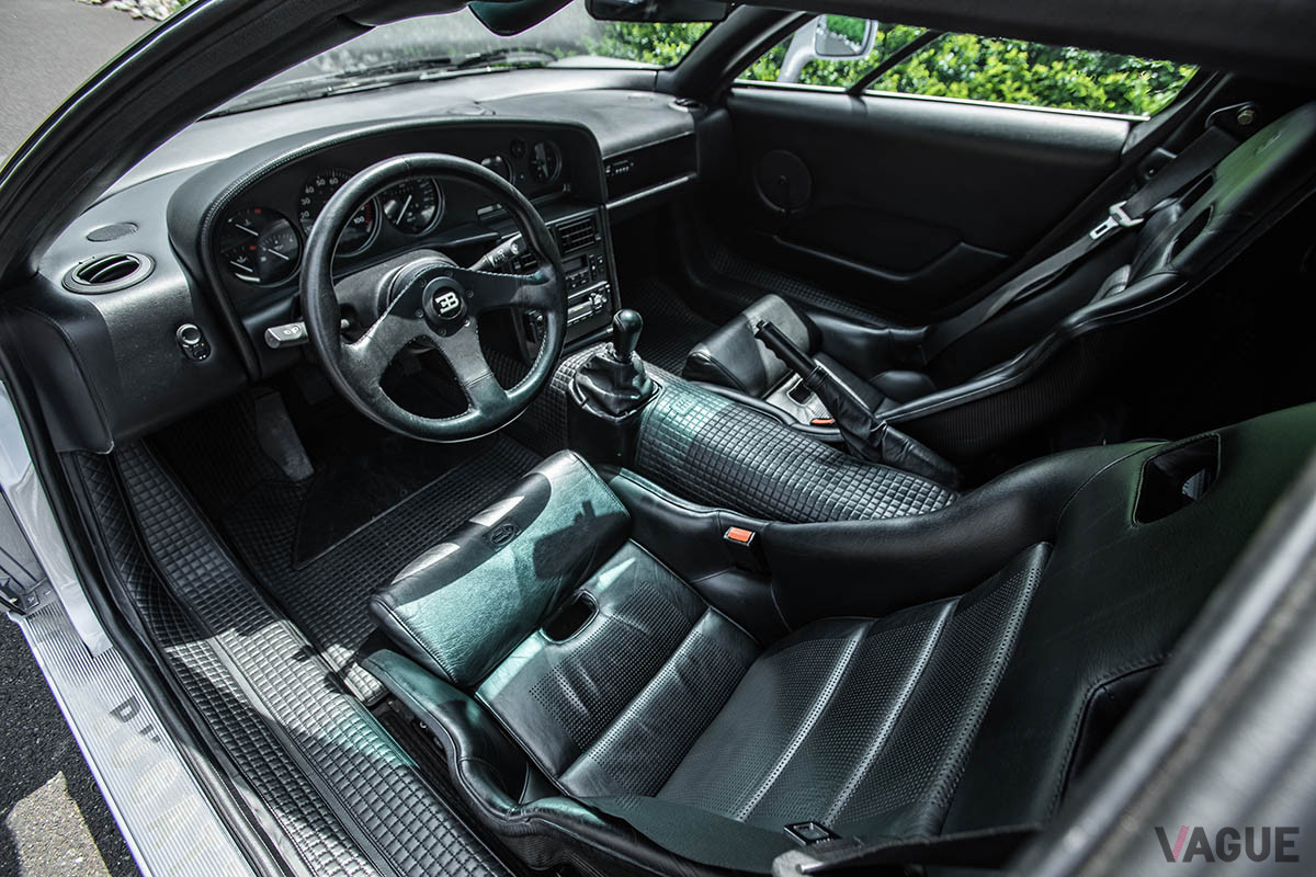 約3億600万円で落札されたブガッティ「EB110 SS」（C）2021 Courtesy of RM Sotheby's