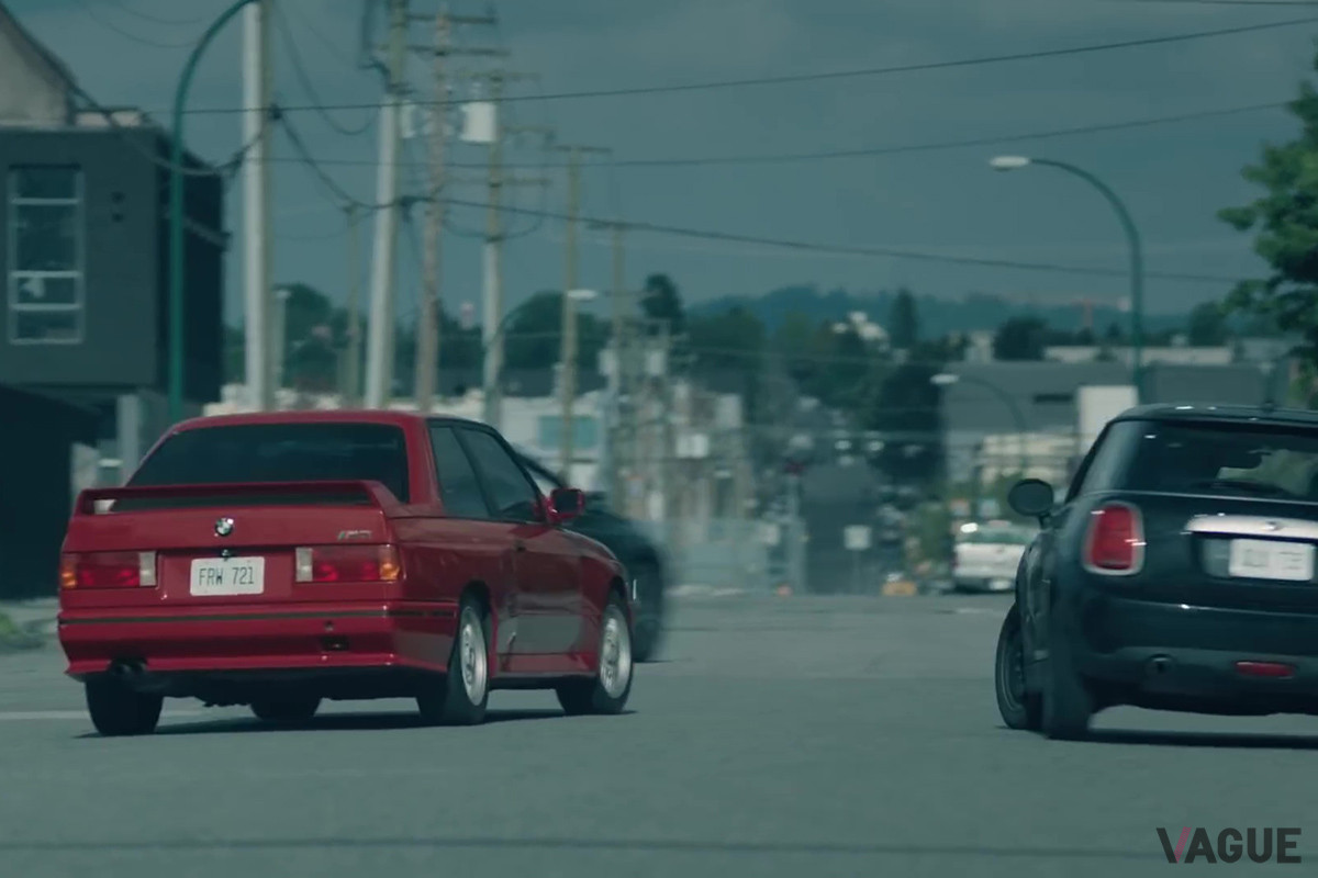 バック走行を魅せる初代M3（C）Youtube「Your Song（Rita Ora）」