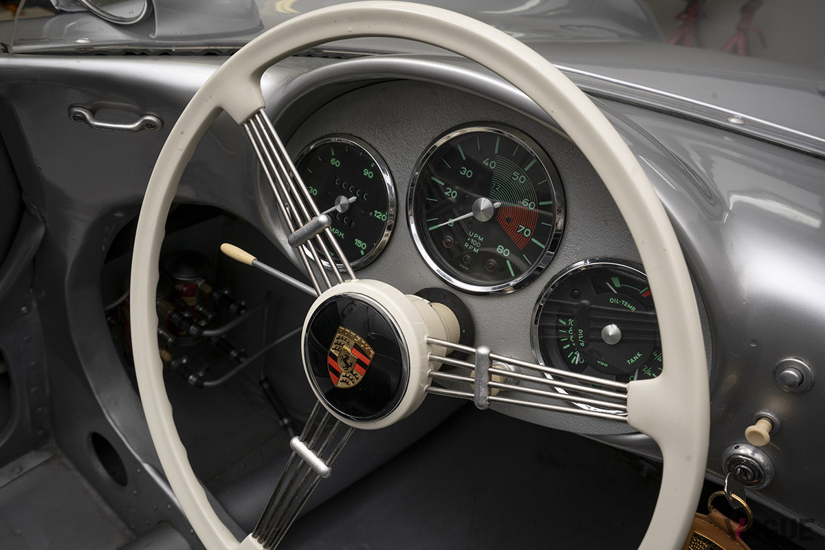 約4億1700万−4億6170万円というエスティメートが付けられていた1955年製ポルシェ「550スパイダー」（C）2021 Courtesy of RM Sotheby's