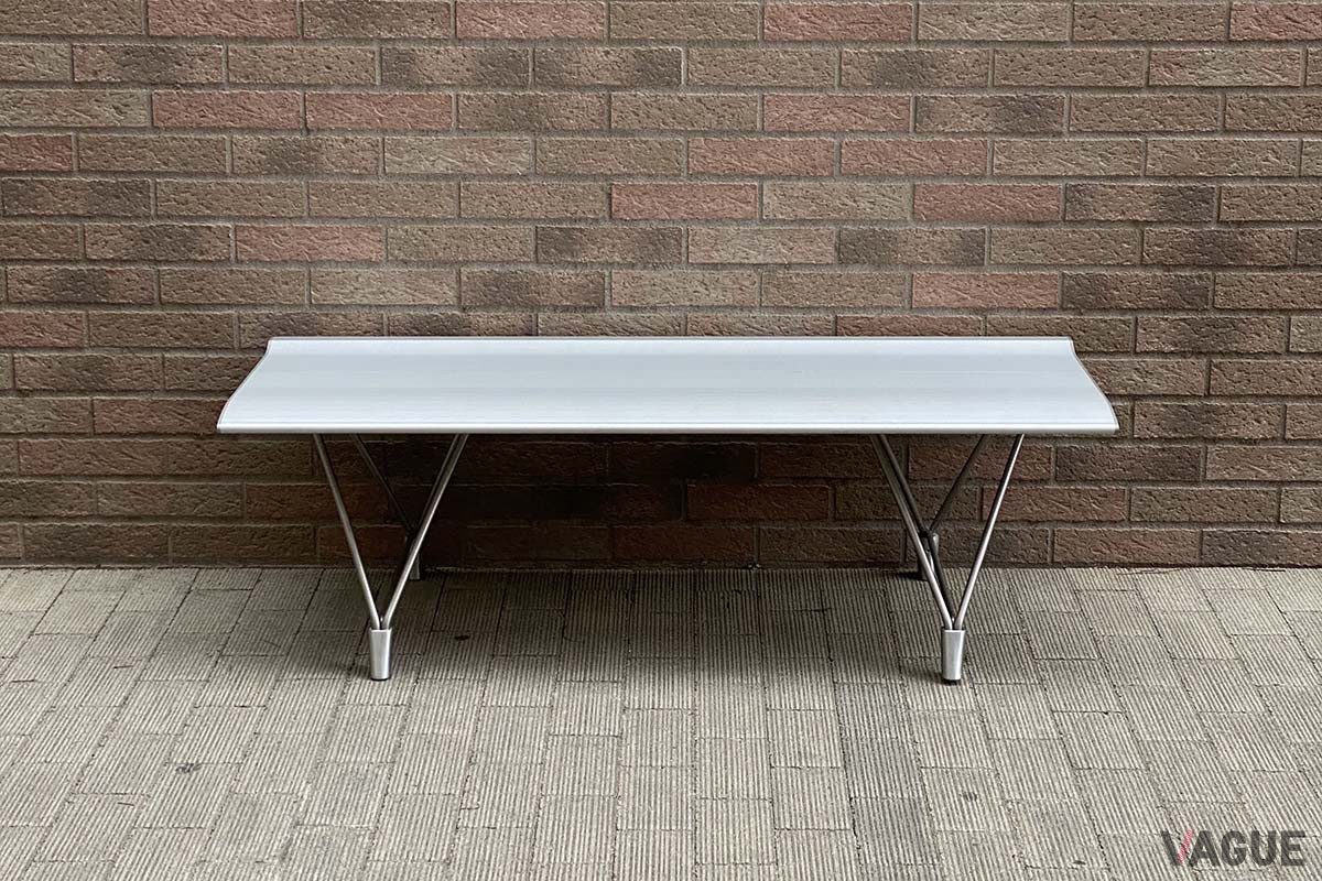 2人掛のAero（ウィズアウトバック）は、場所を選ばずどんな空間にもマッチする