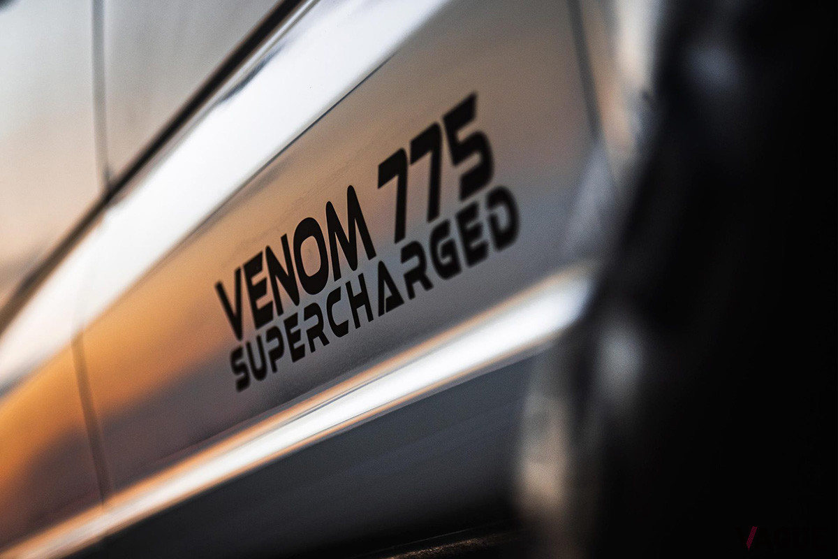 車名の「775」は、最高出力775bhpを差す