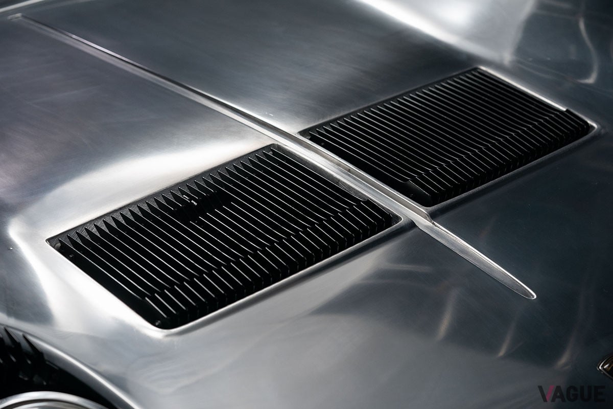 約2億3085万円で落札されたランボルギーニ「ミウラP400S」（C）2021 Courtesy of RM Sotheby's