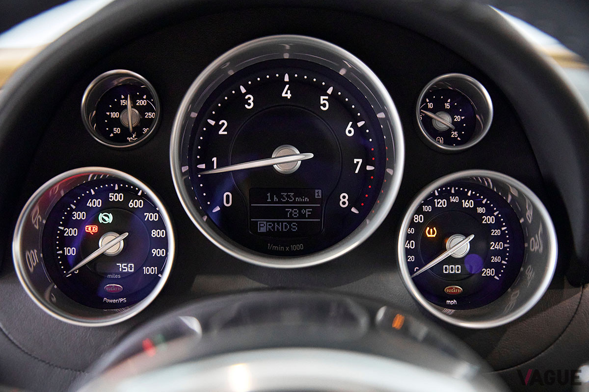 約1億7000万円で落札されたブガッティ「ヴェイロンEB16.4」（C）2021 Courtesy of RM Sotheby's