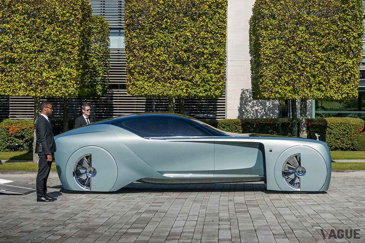 2016年に発表された、完全自動走行を想定した試作車「103EX」