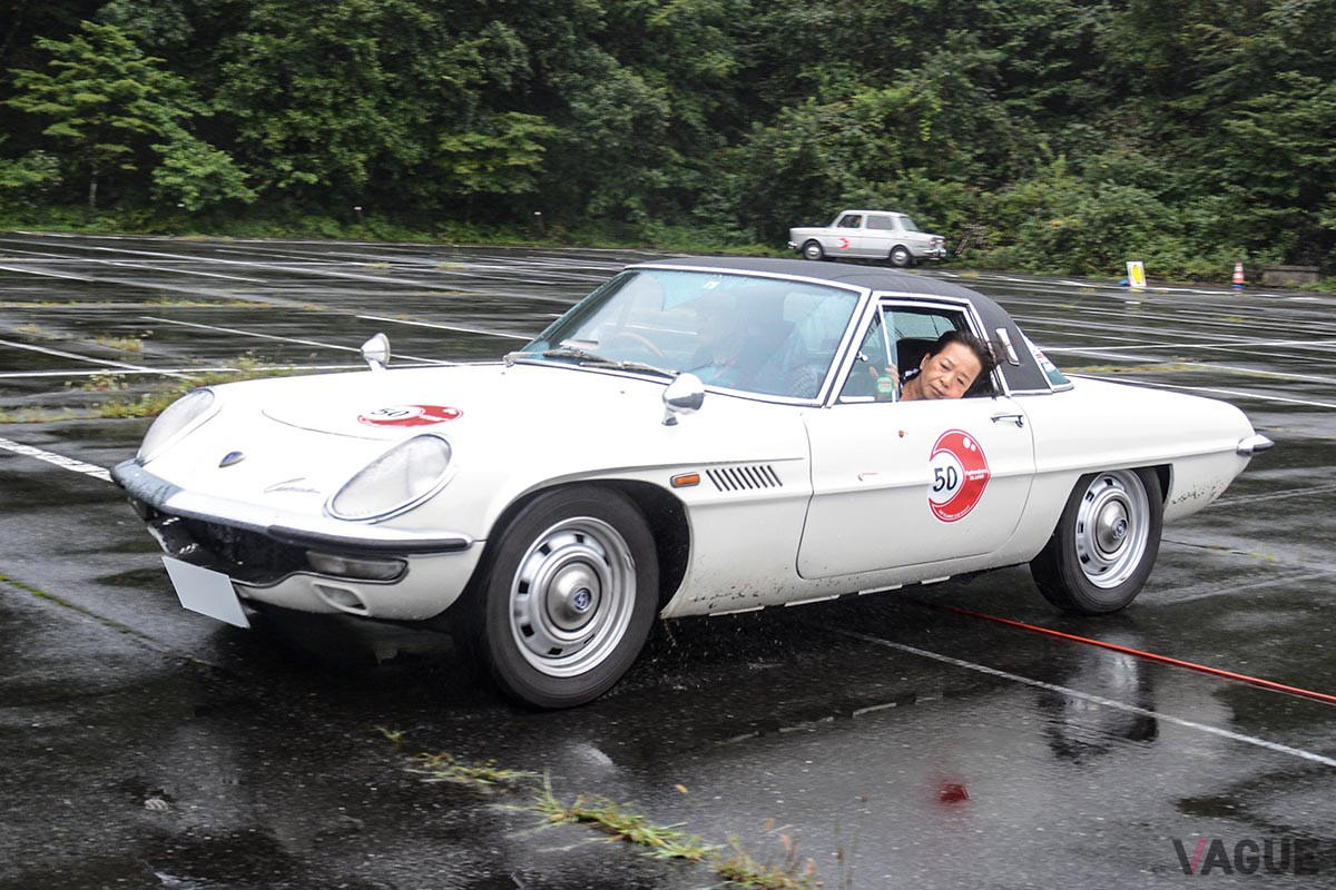 P.C.競技に真剣に取り組むコスモ・スポーツ