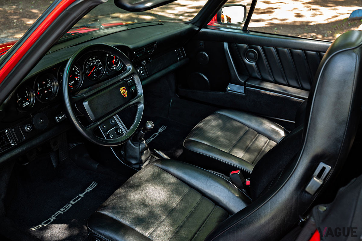 約3120万円で落札されたポルシェ「911ターボ フラットノーズ カブリオレ」（C）2021 Courtesy of RM Sotheby's