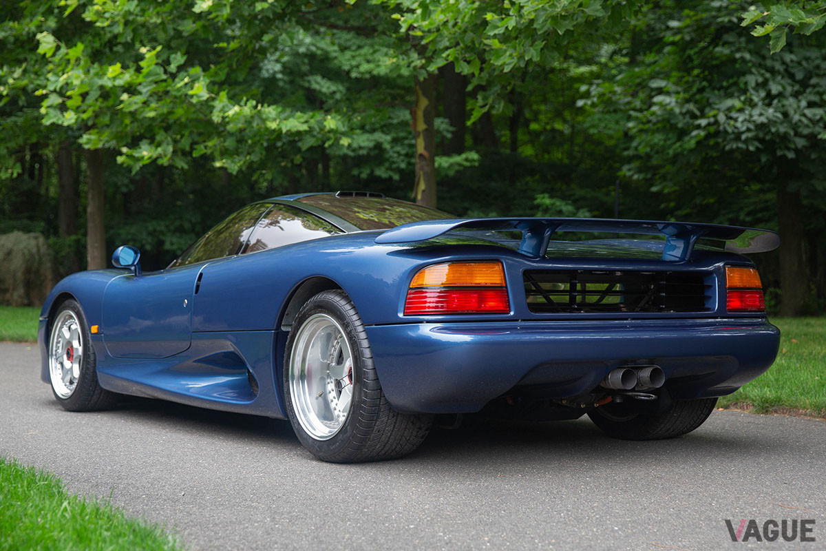およそ2億円で落札されたジャガー「XJR-15」（C）2021 Courtesy of RM Sotheby's