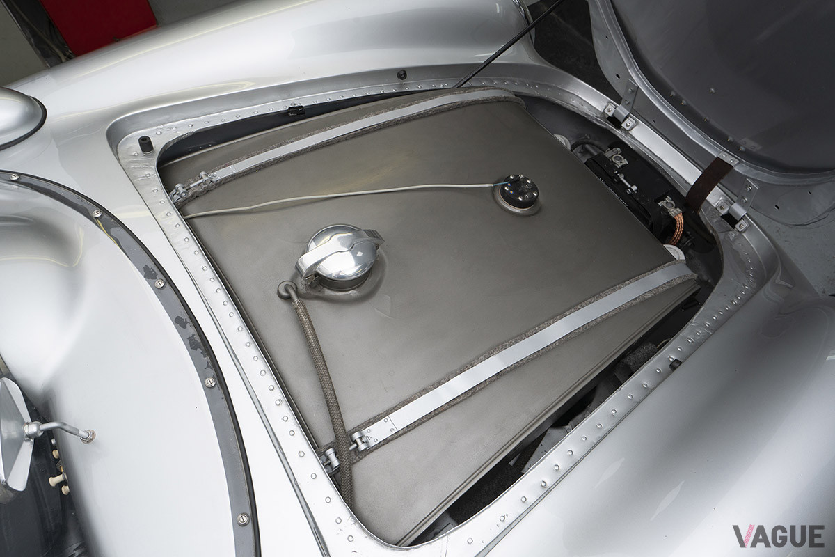 約4億1700万−4億6170万円というエスティメートが付けられていた1955年製ポルシェ「550スパイダー」（C）2021 Courtesy of RM Sotheby's