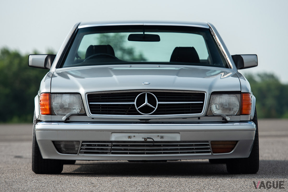 約183万円で落札されたメルセデス・ベンツ「500SEC」（C）2021 Courtesy of RM Sotheby's