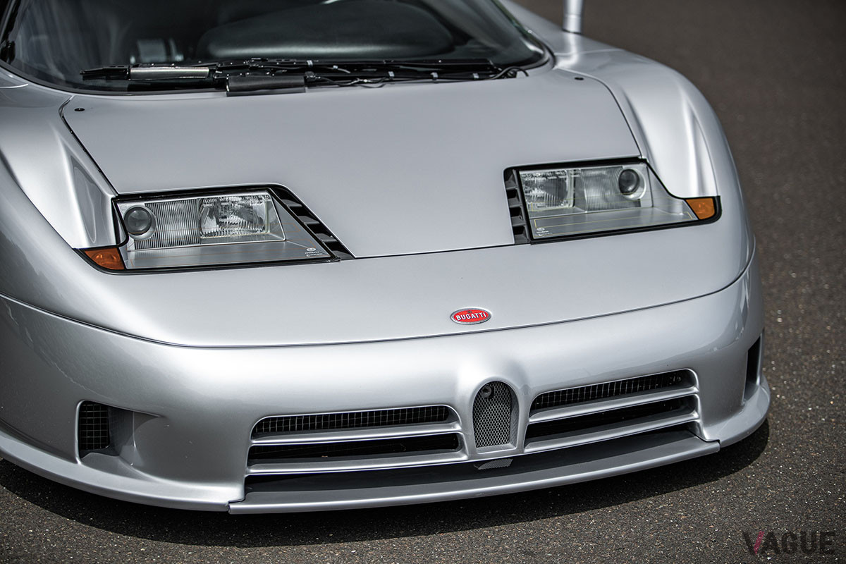 約3億600万円で落札されたブガッティ「EB110 SS」（C）2021 Courtesy of RM Sotheby's