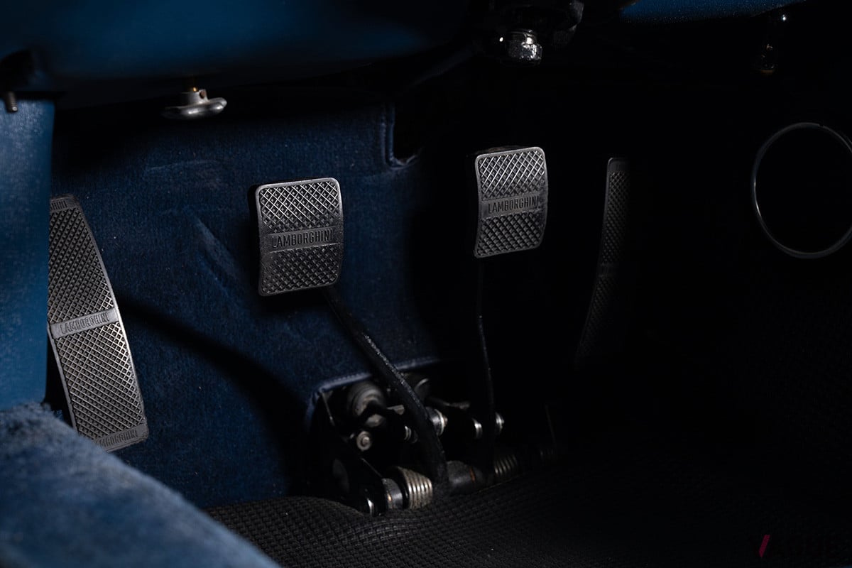 約2億3085万円で落札されたランボルギーニ「ミウラP400S」（C）2021 Courtesy of RM Sotheby's