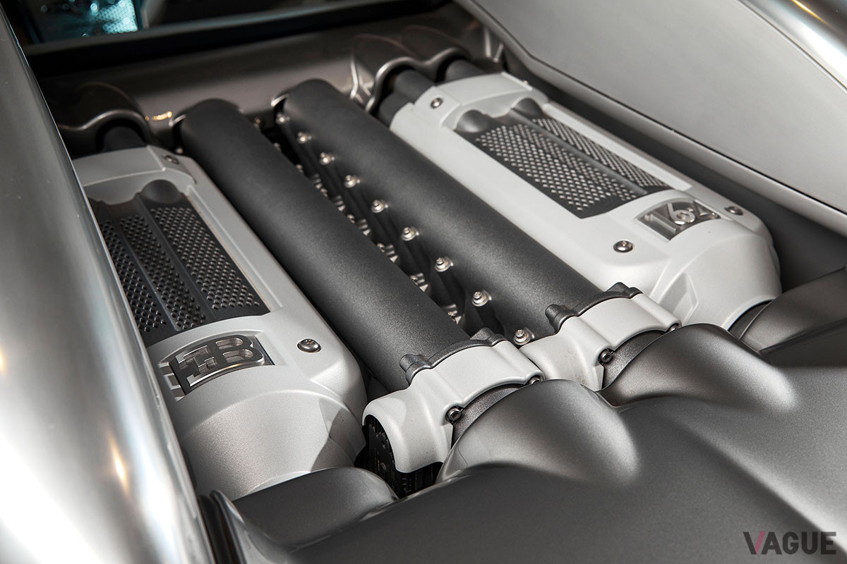 約1億7000万円で落札されたブガッティ「ヴェイロンEB16.4」（C）2021 Courtesy of RM Sotheby's