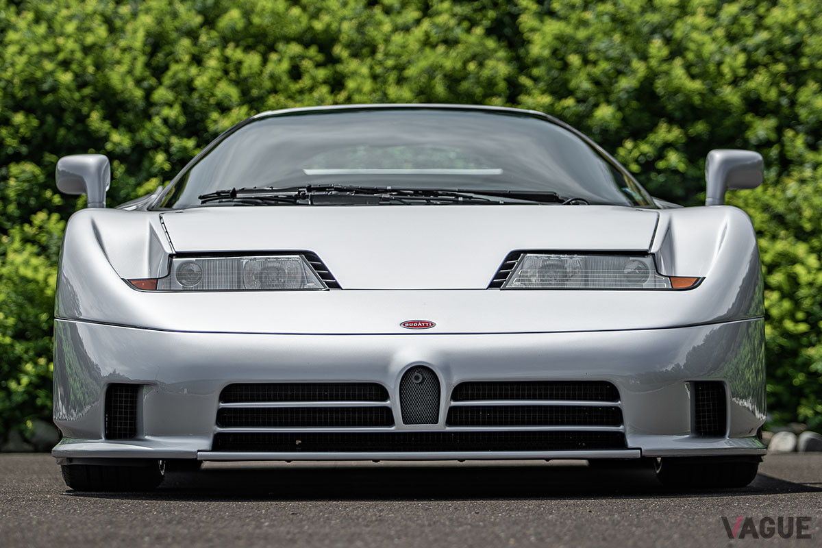 約3億600万円で落札されたブガッティ「EB110 SS」（C）2021 Courtesy of RM Sotheby's