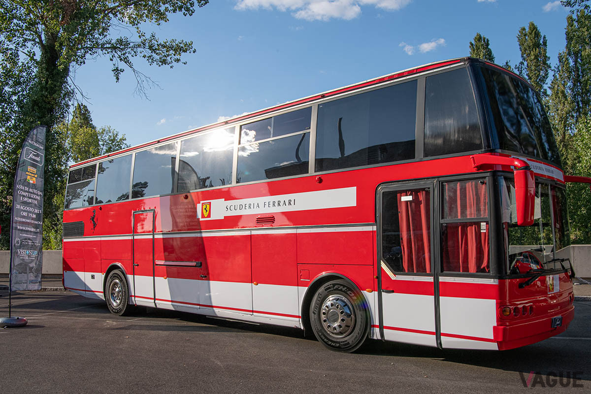 Finarteのオークションに出品された1990年代に使用されていたスクデリアフェラーリのモーターホーム