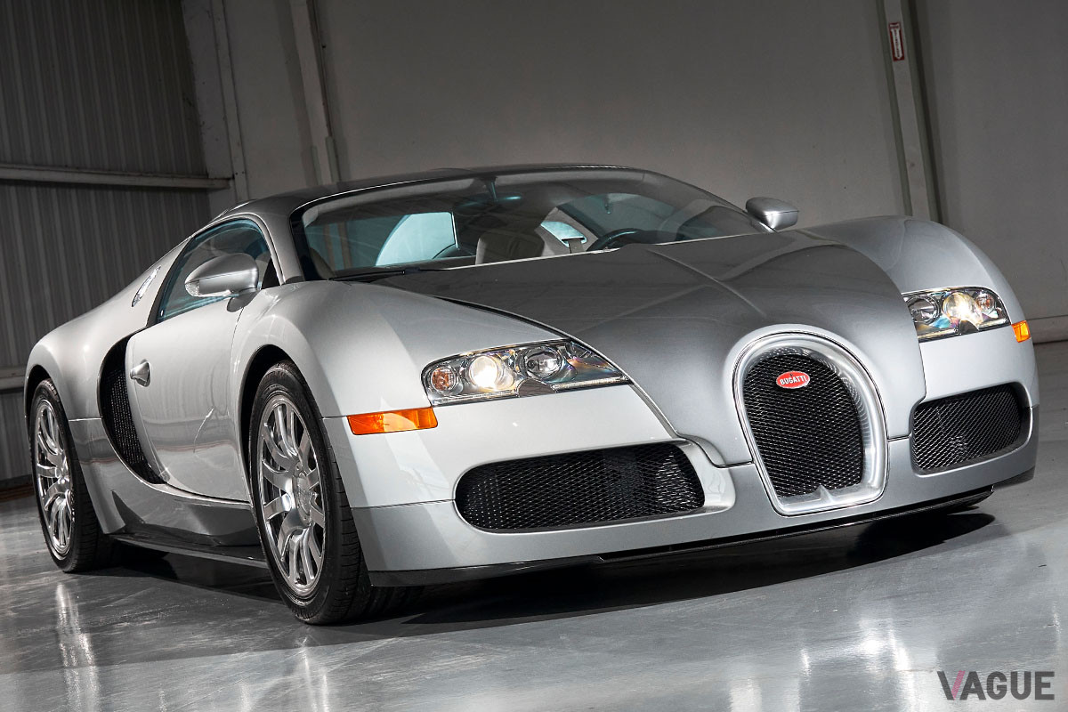 約1億7000万円で落札されたブガッティ「ヴェイロンEB16.4」（C）2021 Courtesy of RM Sotheby's