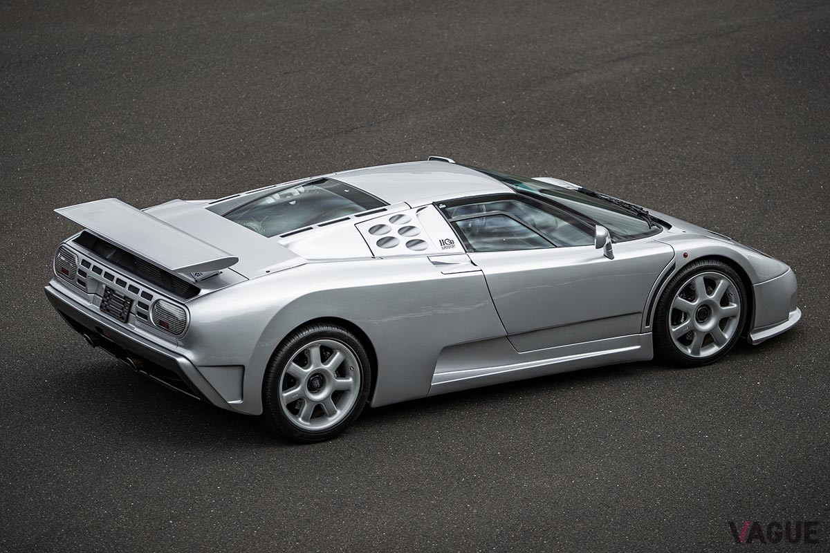 約3億600万円で落札されたブガッティ「EB110 SS」（C）2021 Courtesy of RM Sotheby's