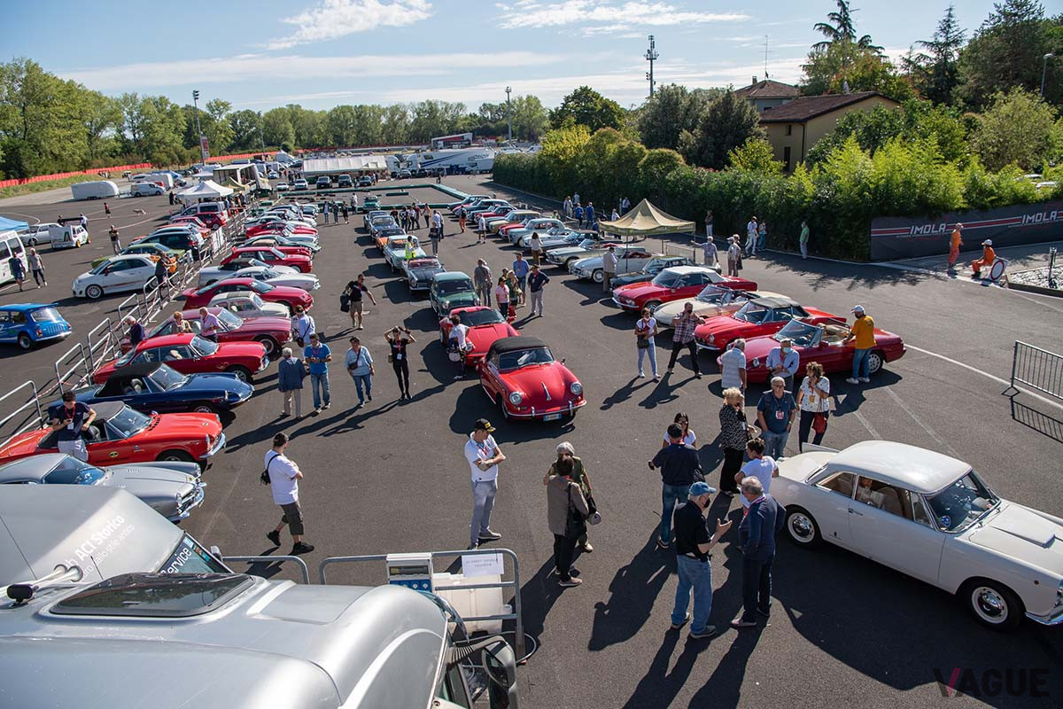 ヒストリックカーパレードに集まったクルマたち